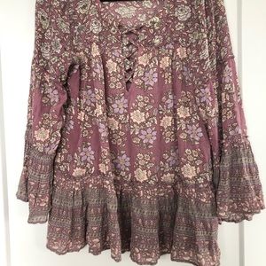 American Eagle - Floral blouse w/ bell sleeves